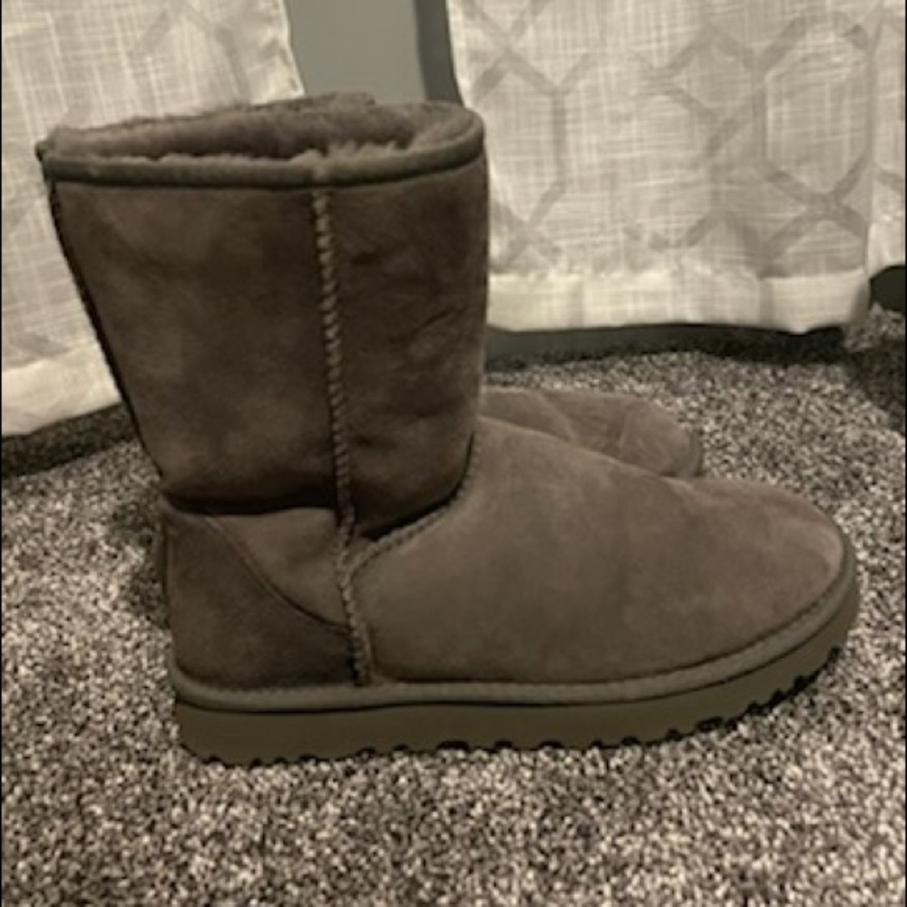 Uggs size 10 - gray